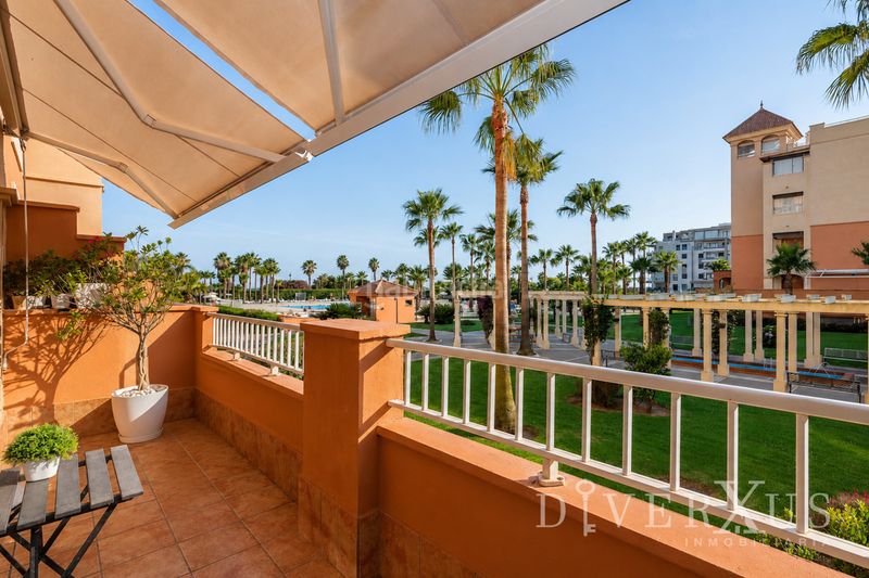 Foto ddb4ea61-690e-40a5-9775-d80d2d8c09bc. Apartament a avenida de los cisnes 38 a Isla Canela Ayamonte