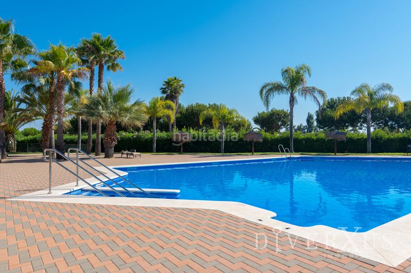Foto ce38b742-3125-4808-ab32-0a0690c80579. Apartament amb piscina a Isla Canela Ayamonte