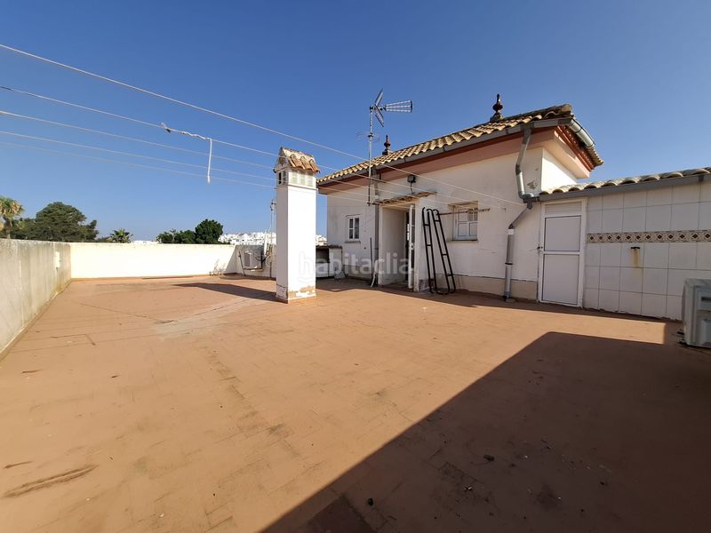 Foto 341e7399-7a31-44c0-9398-d1175cd94c70. Pis a calle álvarez quintero 15 a Ayamonte ciudad Ayamonte