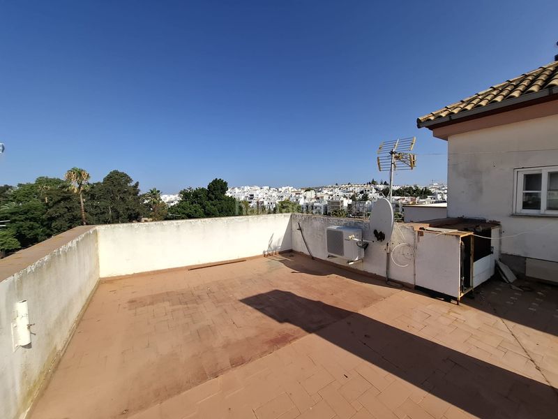 Foto f23b399b-e321-4d14-93f1-b72d19ba5859. Pis a calle álvarez quintero 15 a Ayamonte ciudad Ayamonte