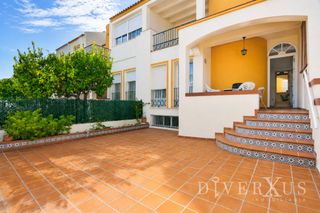 Casa a schiera  Calle lola martín. Oportunidad