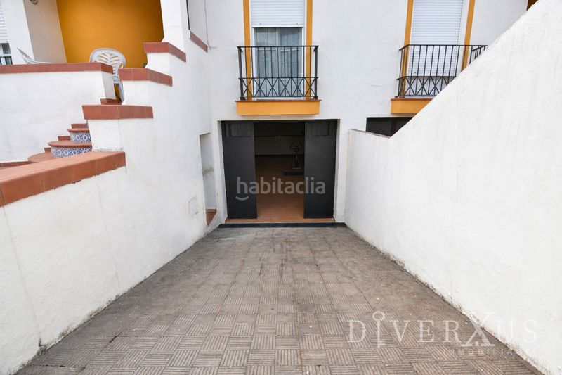 Foto f49918df-709d-4dc4-9a8e-c14f6a12d8db. Casa adossada amb xemeneia a Ayamonte ciudad Ayamonte