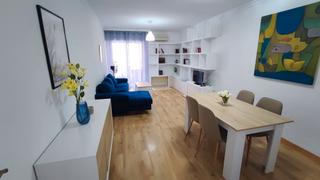 Location Appartement  Calle ángel nieto. Se alquila piso de 3 dormitorios para larga estancia – totalment