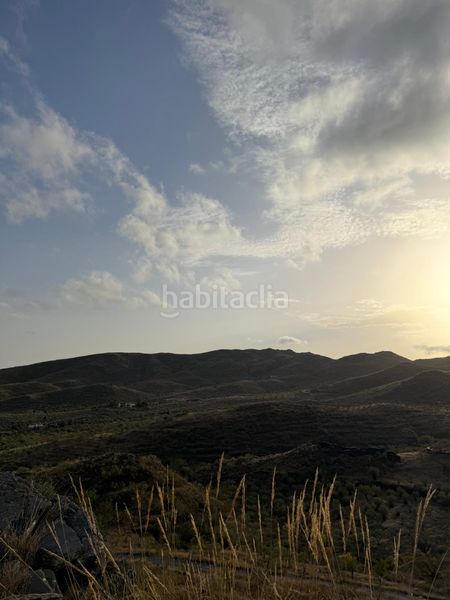 Foto 7e9f486f-dcfd-4779-944f-6a1d6e145c10. Masia amb xemeneia aparcament a Senés