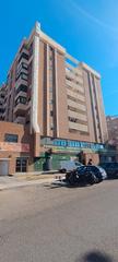 Lloguer Aparcament cotxe a Avenida sinforiano madroñero 15. Plaza de garaje con trastero en sinforiano madroñero