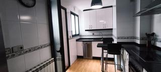 Location Appartement à Avenida manuel rojas torres 94. Piso de 3 dormitorios con garaje junto a centro comercial de ron