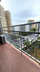 Rent Flat in Calle miguel de unamuno 1. Piso de tres dormitorios en san fernando
