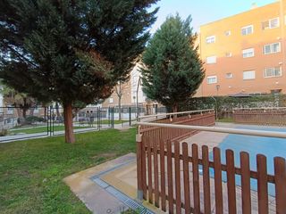 Affitto Piccolo appartamento in Calle fernando albarrán ambel 2. Apartamento con piscina y garaje