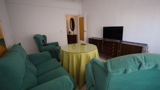 Rent Flat  Calle aurelio cabrera 4. Piso para estudiantes junto a estación de autobuses