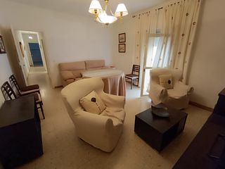 Location Appartement  Avenida santa marina 40. Piso para estudiantes junto al corte inglés