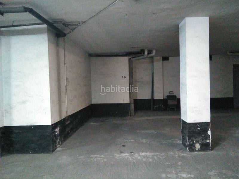 Foto c7435201-a16f-491f-95fb-4de5242a546d. Aparcament cotxe a Neguri Getxo