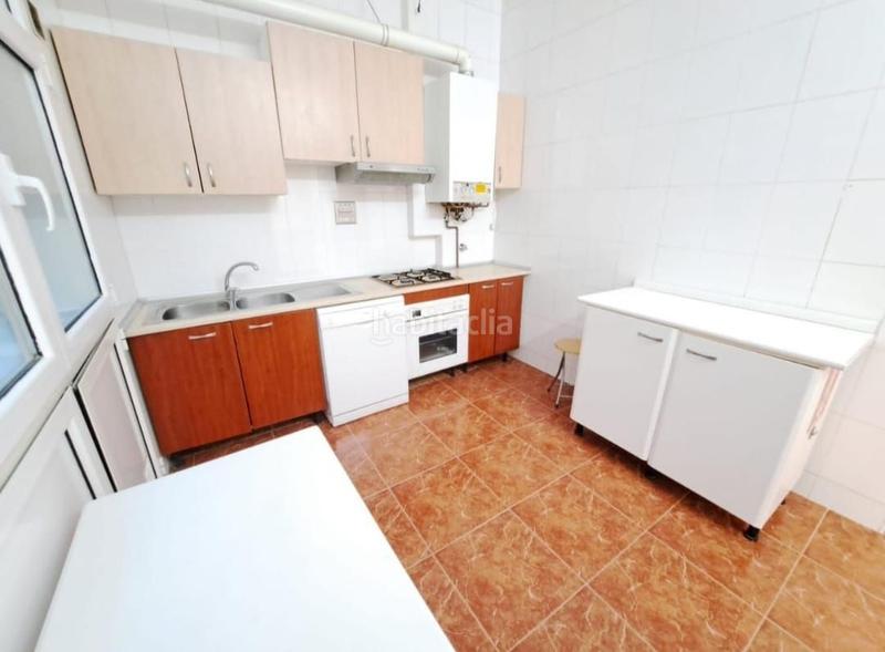 Foto c040115a-4ce2-48c1-9cc0-885030ddd1e7. Alquiler piso en Zabalburu Bilbao