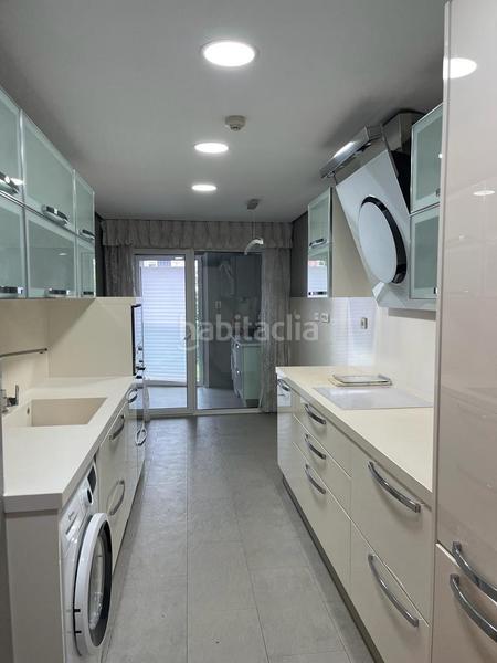 Foto a275dbfa-9920-4aa7-bf7a-e20deea55d02. Miete etagenwohnung in n/a in Abandoibarra - Guggenheim Bilbao