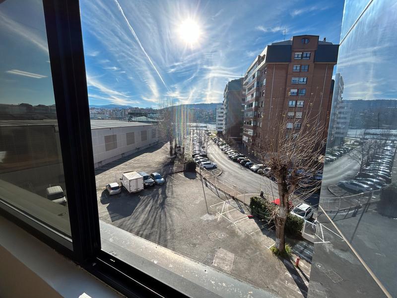 Foto dd1ef537-737d-4ba8-a12f-32146abd0751. Alquiler oficina en Lamiako-Txopoeta Leioa