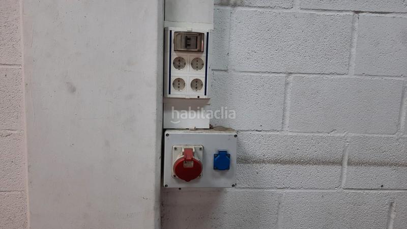 Foto 99a4fb9c-d70f-40cc-8aef-7118f3207414. Capannone industriale in Erandio