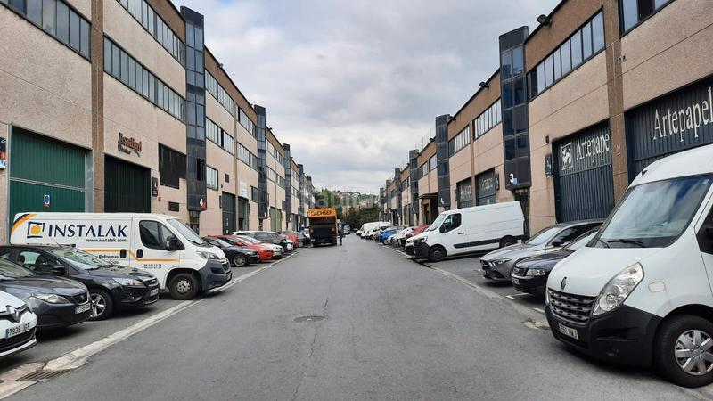 Foto 9d9eaa55-efd7-45e0-921f-e062d1083722. Fabrikhalle in Erandio