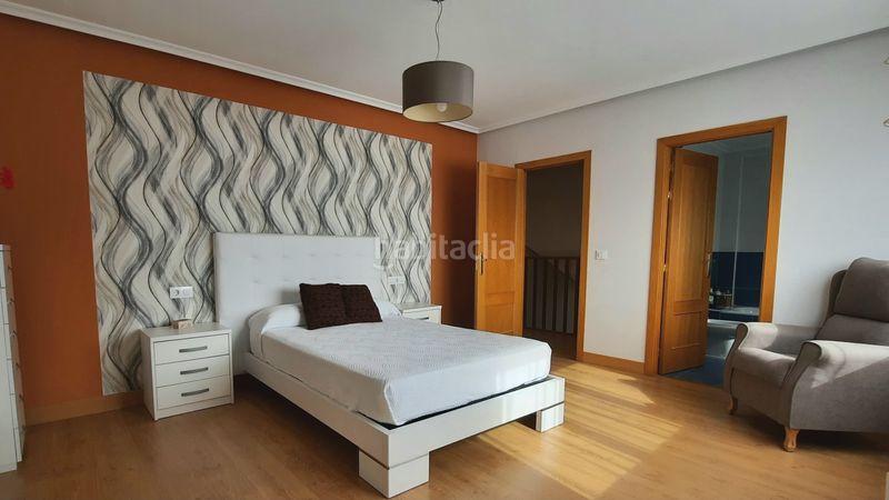 Foto a351543d-a8db-4eae-bf26-21ba60b539bf. Casa adosada en Briones