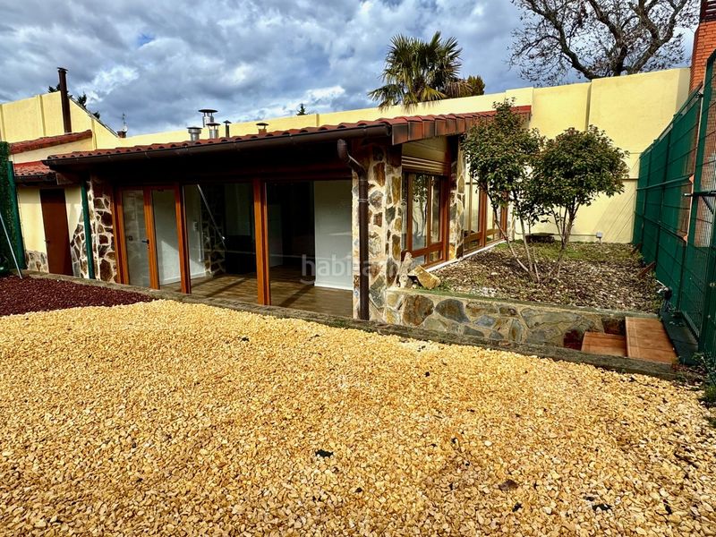 Foto af2c5a57-bbfe-40c5-845a-30b7b05b9f76. Casa in calle cosme garcía 14 in Lardero