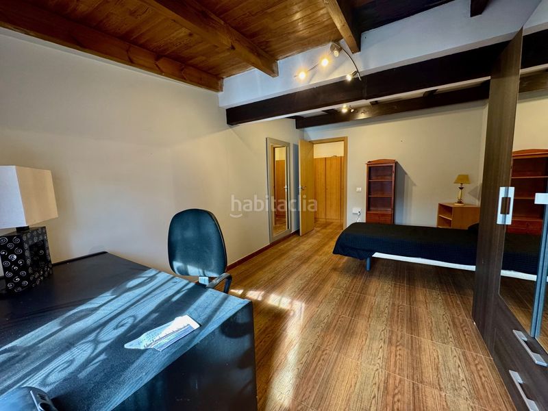 Foto df5cfc5d-81a1-4221-83a8-dd2172b0f056. Casa in calle cosme garcía 14 in Lardero