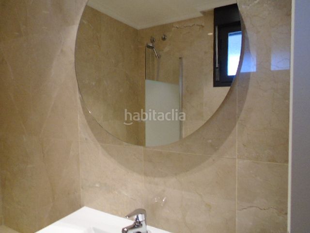 Foto c8de4d78-4622-4c3e-a5e0-f2669cc854c4. Lloguer pis amb calefacció aparcament piscina a La Cava - Fardachón Logroño