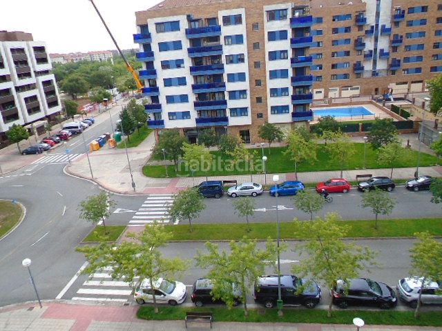Foto f16aea9f-c455-4044-a10d-03c7ac5ea09c. Lloguer pis amb calefacció aparcament piscina a La Cava - Fardachón Logroño
