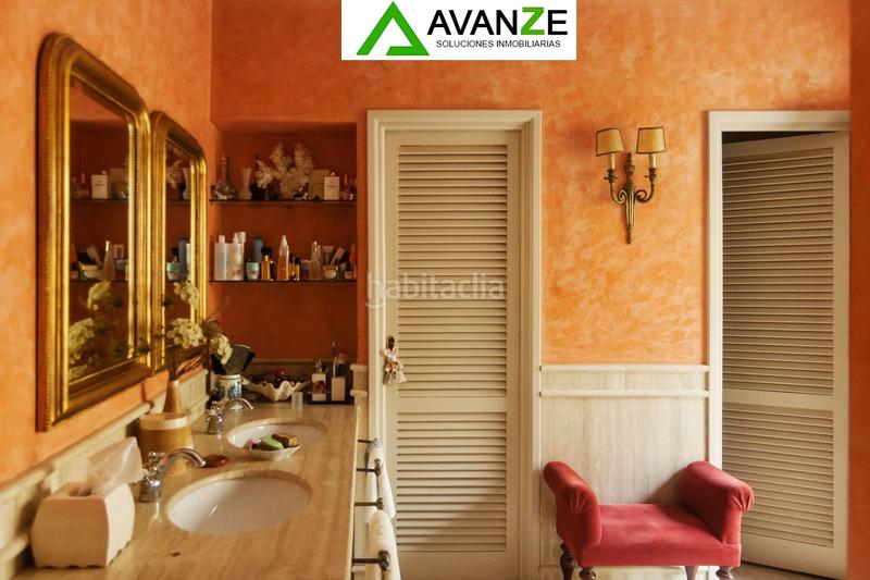 Foto 4f5363f8-bf0f-47c6-9cbc-012591bba86d. Casa amb calefacció aparcament a Centro Mérida