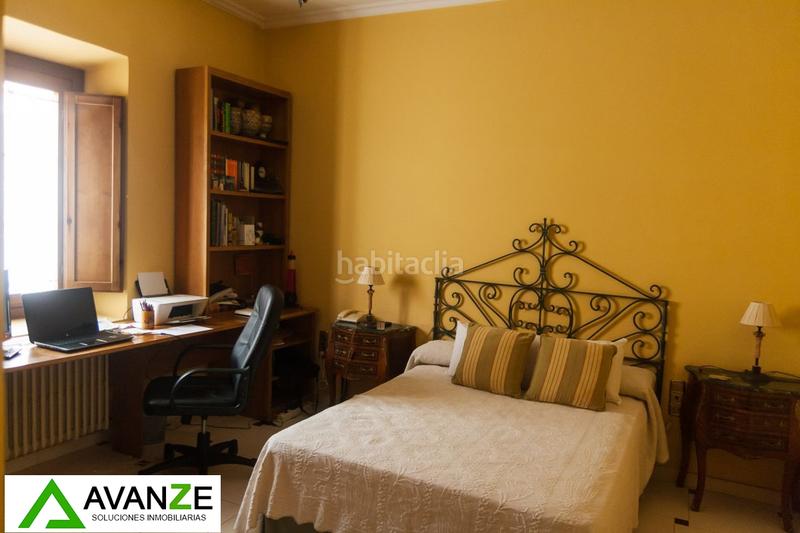 Foto 68f9bced-ba13-49ed-9372-29e8f2d5daad. Casa amb calefacció aparcament a Centro Mérida