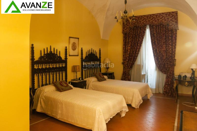 Foto e4537e13-ac94-464e-acd7-ce63a7071e2d. Casa amb calefacció aparcament a Centro Mérida