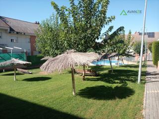 Xalet a Norte. Chalet en venta en urbanizaciones, 4 dormitorios.