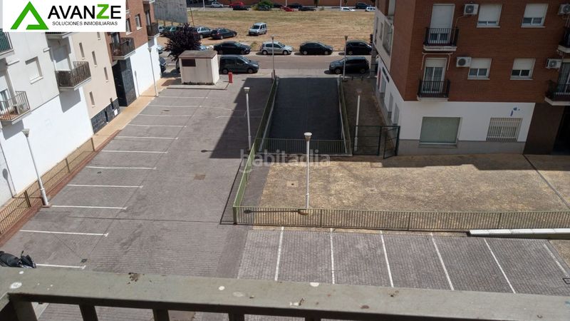 Foto cbdf9602-e11e-4791-a2ff-abf023622c96. Flat with heating parking in Oeste Mérida