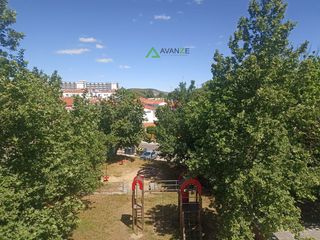Appartamento in Oeste. Piso en venta en polígonos  nueva ciudad, 3 dormitorios.