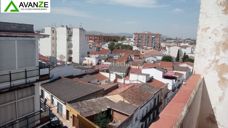Foto e637c21d-e690-4771-b7e4-a25660a4e4fa. Pis amb terrassa a Centro Mérida