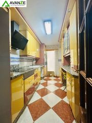 Etagenwohnung in Este. Piso en venta en barriadas  maria auxiliadora, 3 dormitorios.