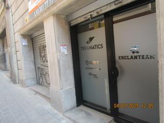 Oficina a Carrer de teodora lamadrid 36. Oficina en planta baja cn 6 m. de fachada