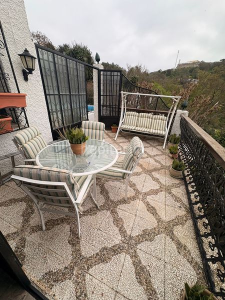 Foto 30cdb3d7-ef70-49f5-b5bf-6a45068a8e69. Xalet amb xemeneia calefacció aparcament piscina a Ceuta