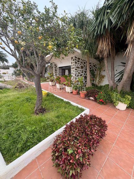 Foto 6a0a0d14-b82d-4b7e-af35-bb1fcfcd32cb. Xalet amb xemeneia calefacció aparcament piscina a Ceuta