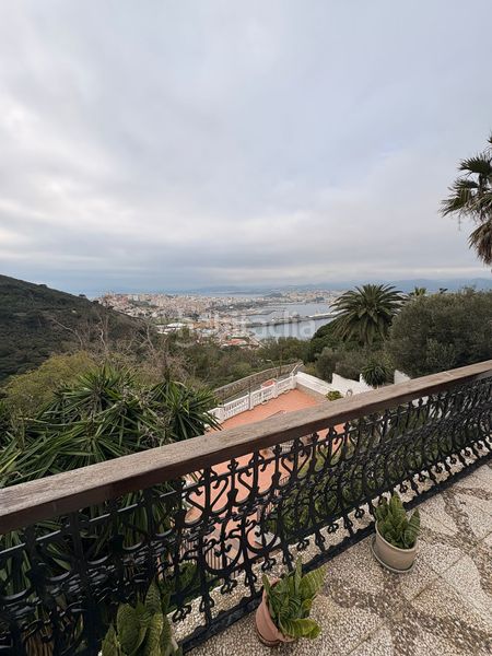 Foto ac03cbbc-7a8d-4dc2-bcab-e16628a93e77. Xalet amb xemeneia calefacció aparcament piscina a Ceuta