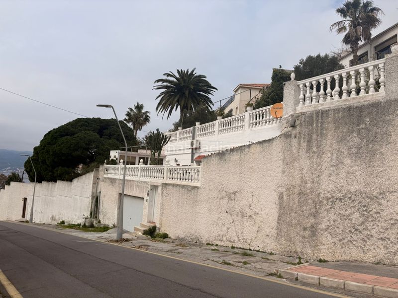 Foto d8bbe800-170f-42d3-9151-fafbb69dd43d. Xalet amb xemeneia calefacció aparcament piscina a Ceuta
