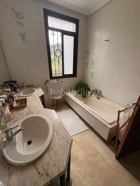 Foto e6ddb802-f8cd-48e4-bda2-8eb58f9734ae. Xalet amb xemeneia calefacció aparcament piscina a Ceuta