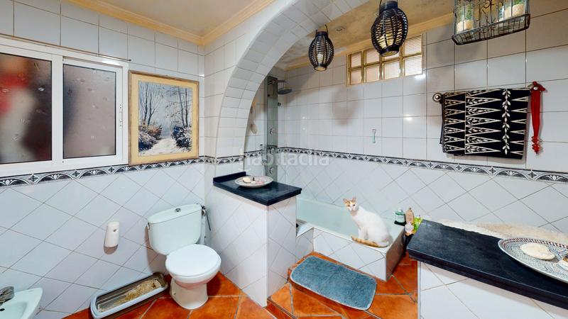 Foto 5e12967f-c93c-469c-8e56-51327972e218. Casa adossada amb calefacció aparcament piscina a Ceuta