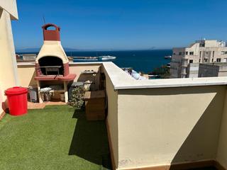 Alquiler Ático en Calle la legión 8. Se alquila atico con vistas al mar
