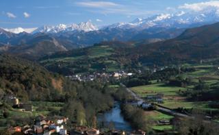 Edifici a Cangas de Onís. Venta de apartamentos turísticos