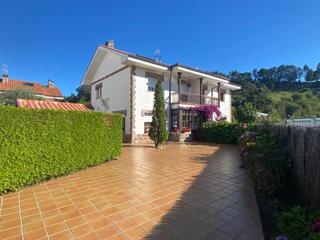Lloguer Casa aparellada a Ribadesella. Alquiler vacacional a 300 m de la playa de santa marina