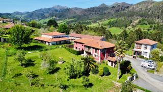 Casa en Ribadesella. Casona asturiana a 4 km de la playa de vega