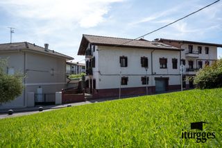 Semi detached house  Fray martin de murua kalea. Casa en venta en gernika-lumo