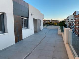 Rent Penthouse  N/a. Ático nuevo, a estrenar, con excelentes vistas.