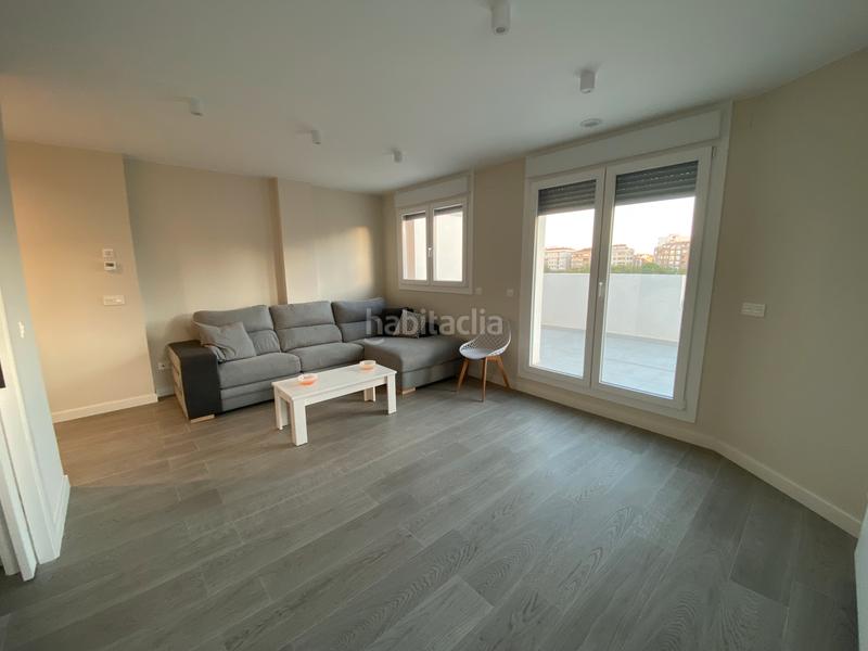 Foto bd242e3f-2e7a-49ed-9ea1-f0097b48920f. Rent penthouse with heating parking in Feria Albacete