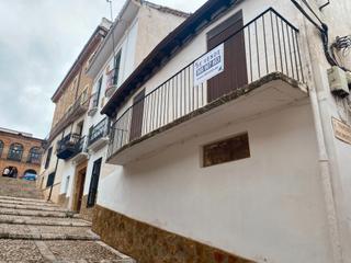 Casa  Calle bracamonte. Vivienda en alcaraz plaza de la iglesia