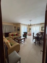 Pis en Calle ba�os 59. Vivienda de cuatro dormitorios, sal�n, sala de estar, dos ba�os