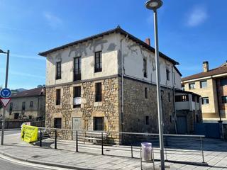 Casa  Calle dendarikoa kalea. Edificio céntrico en venta.